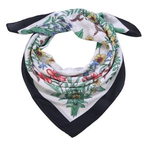 Bílý šátek s květinami - 70*70 cm JZSC0559 obraz