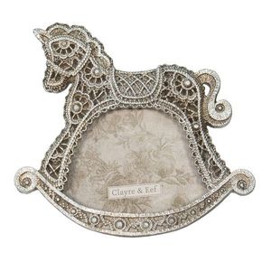 Stříbrný antik fotorámeček na postavení ve tvaru houpacího koníka - 14*1*11 cm / 10*6 cm 2F0937 obraz
