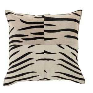 Černo-bílý kožený polštář s výplní Zebra - 44*10*44cm 98262 obraz