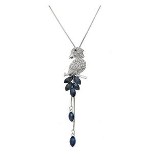 Stříbrný náhrdelník s papouškem a kamínky MLNC0187 obraz