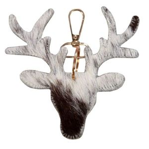 Kožený bílo-černý přívěsek na klíče v designu jelena – 11*10*2, 5cm MHSHDZM obraz