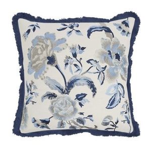 Bílo - modrý polštář s vyšívanými květy a třásněmi Bloom - 50*50 cm P840132 obraz