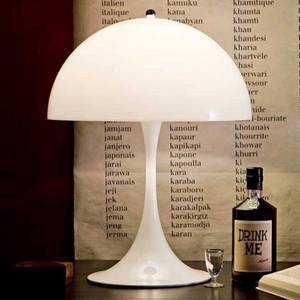 Louis Poulsen Louis Poulsen Panthella - designová stolní lampa obraz