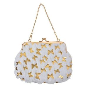 Bílá chlupatá dívčí kabelka se zlatými motýlky - 15*10 cm JZWA0178W obraz