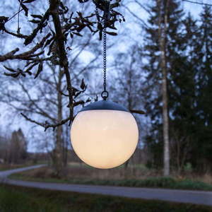 Závěsné venkovní solární svítidlo Star Trading Globus, ø 20 cm obraz