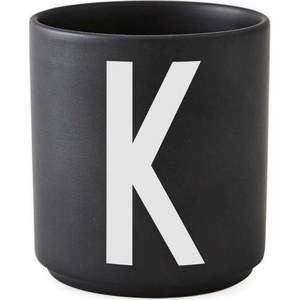 Černý porcelánový hrnek Design Letters Alphabet K, 250 ml obraz