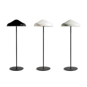 HAY Designová stojací lampa HAY Pao, krémově bílá obraz