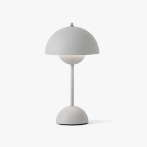 &Tradition &Tradiční LED dobíjecí stolní lampa Flowerpot VP9 světle šedá matná obraz