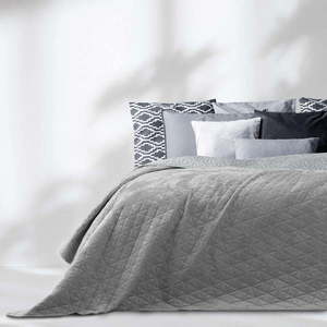Světle šedý přehoz přes postel AmeliaHome Laila Silver, 260 x 240 cm obraz