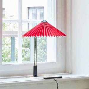 HAY HAY Matin 300 LED skládaná stolní lampa, světle červená obraz