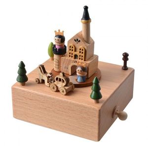 Dřevěná hrací skříňka se zámkem a jezdícím kočárem Castle - 11*12*14 cm 65663 obraz