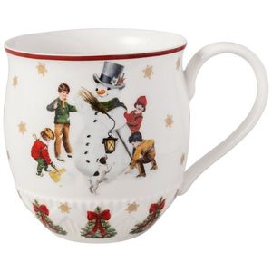 Villeroy & Boch Vánoční porcelánový hrnek Toy’s Fantasy, Stavění sněhuláka, 0, 45 l 14-8332-4863 obraz