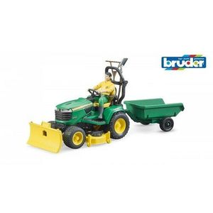 Bruder Traktor John Deere s přívěsem a zahradníkem, 17, 5 x 19 x 30 cm obraz