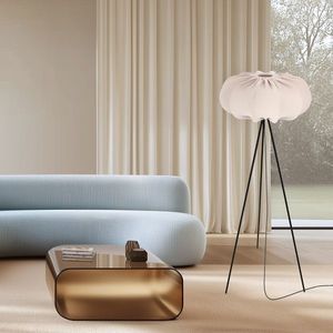 Stojací lampa CAFEE’ s béžovým stínidlem na frappé 52 cm - skandinávská stojací lampa E27 obraz