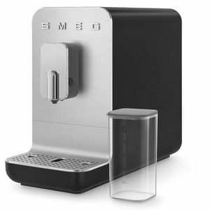 Smeg Automatický kávovar na espresso / cappuccino, BCC13, s dávkovačem mléka, černá BCC13BLMEU obraz
