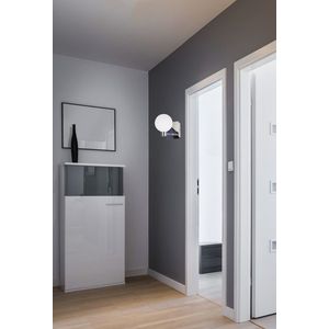 Chromová nástěnná lampa, bílá, kulové stínidlo, Oden obraz