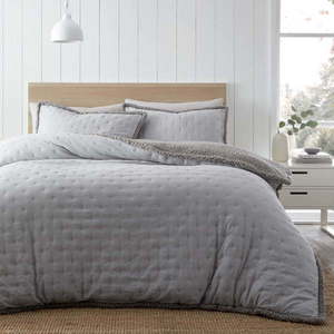 Šedé povlečení na dvoulůžko s beránkem 200x200 cm Cosy Nori – Catherine Lansfield obraz
