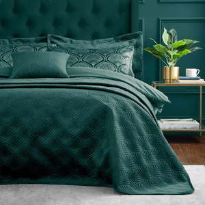 Zelený prošívaný přehoz 220x230 cm Art Deco Pearl – Catherine Lansfield obraz