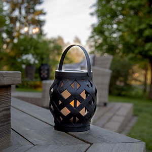 Černá lucerna Star Trading Flame Lantern, výška 16 cm obraz