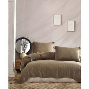 Hnědý prošívaný set přehozu a povlaků na polštář na dvoulůžko 220x240 cm Costa – Mijolnir obraz