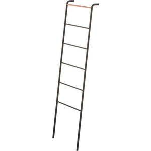 Černý dekorativní žebřík s detailem z bukového dřeva YAMAZAKI Tower Ladder obraz