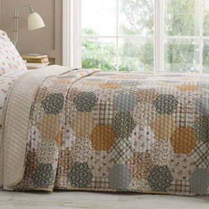 Žluto-béžový prošívaný přehoz 220x230 cm Floral Patchwork – Catherine Lansfield obraz