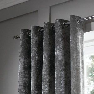 Šedé závěsy v sadě 2 ks 168x229 cm Crushed Velvet – Catherine Lansfield obraz