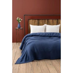 Tmavě modrý mušelínový přehoz 170x250 cm Muslin – Mijolnir obraz