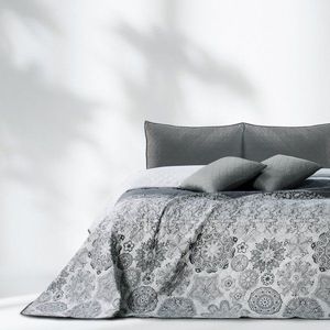 Bílo-šedý oboustranný přehoz z mikrovlákna DecoKing Alhambra, 260 x 280 cm obraz