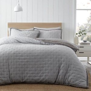 Šedé povlečení na dvoulůžko s beránkem 200x200 cm Cosy Nori – Catherine Lansfield obraz