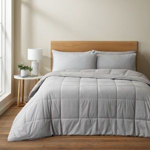Světle šedý prošívaný přehoz z mikroplyše na dvoulůžko 200x220 cm Cosy Cord – Catherine Lansfield obraz