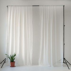 Bílý lněný lehký závěs s tunýlkem Linen Tales Daytime, 250 x 130 cm obraz