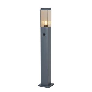 Venkovní lampa tmavě šedá s kouřovým sklem 80 cm IP44 se zásuvkou a senzorem pohybu - Malios obraz
