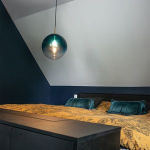 Chytré závěsné svítidlo mosazné s oceánsky modrým sklem 33 cm vč. WiFi ST64 - Pallon obraz