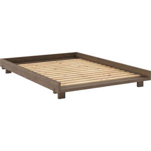 Hnědá dvoulůžková postel z borovicového dřeva s roštem 140x200 cm Social – Karup Design obraz