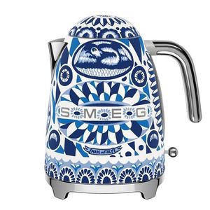 Smeg Dolce&Gabbana Rychlovarná konvice Blu Mediterraneo, 1, 7 l KLF03DGBEU obraz