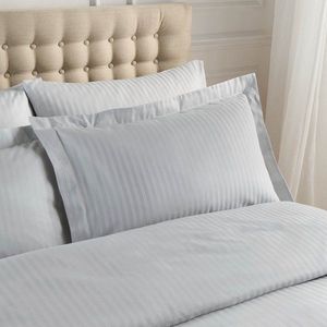 Damaškové povlaky na polštáře v sadě 2 ks 75x50 cm Satin Stripe – Catherine Lansfield obraz