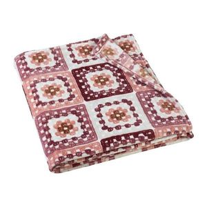 Růžová deka z mikroplyše 130x170 cm Crochet Print – Catherine Lansfield obraz