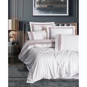 Bílé povlečení na dvoulůžko/prodloužené z bavlny Renforcé 240x220 cm Red Heritage Lines – Mila Home Luxury obraz