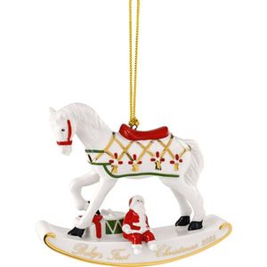 Villeroy & Boch Závěsná porcelánová ozdoba Christmas Classics 2025, Houpací kůň, 8, 9 cm 14-8675-4349 obraz