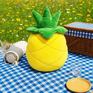 Polštářek Squish Ananas Čenda, 55 x 33 x 20 cm obraz