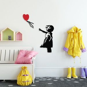 Wallity Nástěnná kovová dekorace Banksy 13 černá/červená obraz