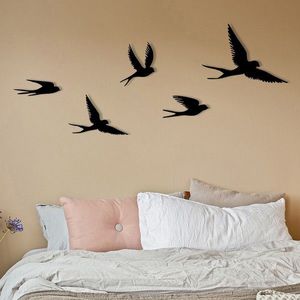 Wallity Nástěnná kovová dekorace Crow černá obraz