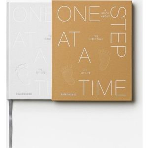 Deník pro miminko 64 str. One Step at a Time: A Book About the First Time in My Life – Printworks obraz
