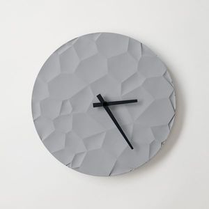 ODLITO Betonové nástěnné hodiny Měsíční kráter – šedá – 30 cm – černé ručičky obraz