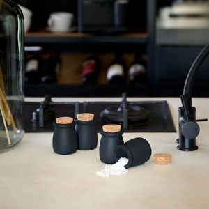 ODLITO Betonová dóza – Nefertiti – grafit (černá) – 8 cm – 4ks obraz