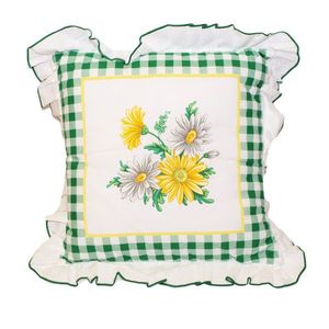 Polštář s volánem Gerbera zelený, 40 x 40 cm obraz