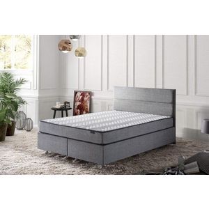 Mattress Silver 140x190 cm Double Size Firm Mattress obraz