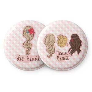 Spielehelden Odznaky Haare na holčičí rozlučku se svobodou 12 odznaků 5, 6 cm extra velký dárek pro rozlučku se svobodou obraz