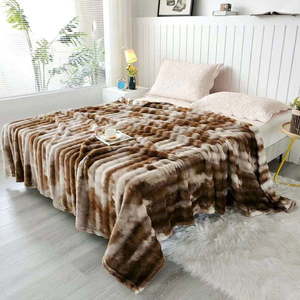 Hnědý přehoz z mikroplyše 150x200 cm Victory – My House obraz